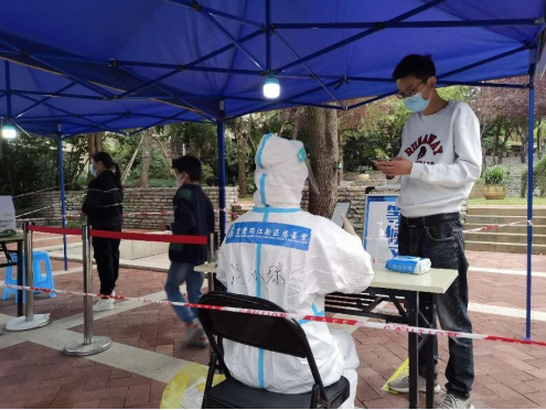 两江新区慈善会保障物资配送到位